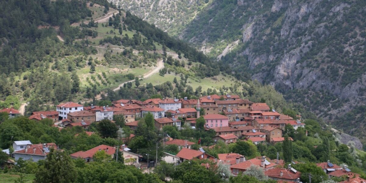Bursa'nın az bilinen doğal güzellikleri Gölyazı Köyü ve kanyonlar